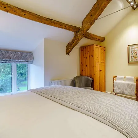 3 Bed In 83701