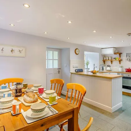 3 Bed In 83701 Holiday home